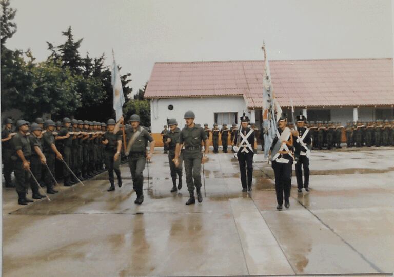 La bandera rescatada en el cuartel del Regimiento