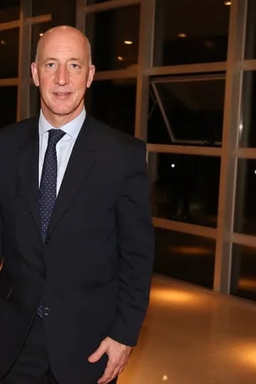 El embajador británico Mark Kent