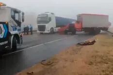 Cuatro camiones chocaron en la autopista Ezeiza-Cañuelas y otro siniestro similar ocurrió en la Panamericana