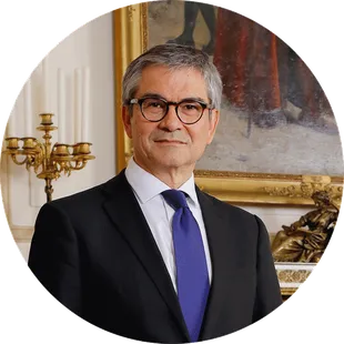 Mario Marcel se desempeñaba como director del Banco Central de Chile y es el fichaje clave de Boric.
