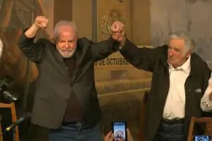Lula y Mujica fueron a la CGT: convocaron a la unidad y se movieron al ritmo de la marcha peronista