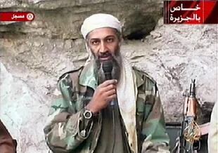 Osama ben Laden en un video grabado el 7 de octubre de 2001 en la ciudad de Jalalabad, en el este de Afganistán