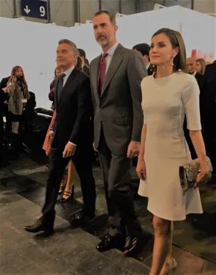 Mauricio Macri con los reyes de España en ARCO