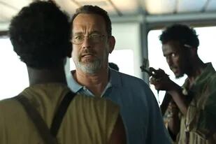 En Capitán Phillips, Tom Hanks muestra una versión de la lucha contra los piratas somalíes