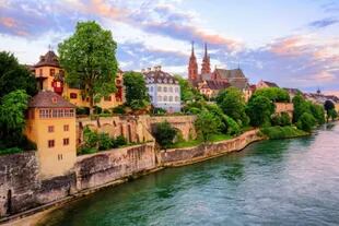 La ciudad de Basilea es la segunda economía más grande de Suiza después de la ciudad de Zúrich y tiene el PIB per cápita más alto del país, por delante de los cantones de Zug y Ginebra.​ Es uno de los centros mundiales de la industria farmacéutica y es comúnmente conocida como la capital cultural de Suiza.