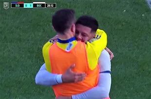 El abrazo de Marcos Rojo con Carlos Izquierdoz tras convertir el gol de Boca