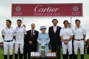 La Indiana, Queen Elizabeth II with: Facundo Pearce, Nick Roldan, Michael Pickford and Alec White