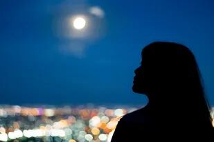 Qué hay detrás del mito de que la luna llena nos quita el sueño