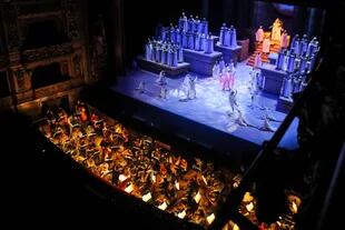 En esta puesta aniversario de Aida confluyen los tres elencos estables del Colón: la orquesta, el coro y el ballet