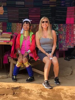 Mónica Manso, una de las argentinas que forman parte del Travelers’ Century Club, en una visita a Birmania
