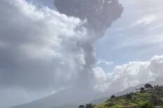 La erupción de un volcán pone en alerta máxima una isla del Caribe