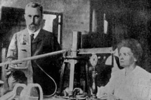 Marie y Pierre Curie descubrieron el radio en 1898, y para los años 20 ya se sabía que era un producto que podría ocasionar daños en la salud