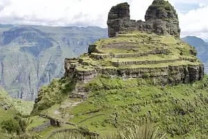 Waqrapukara, la misteriosa y espectacular fortaleza inca en Perú a la que apenas llegan los turistas