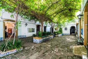 La Ciudad de Buenos Aires cuenta con varios museos con mucho verde; entre ellos el Histórico Saavedra