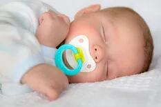 Qué dicen las nuevas guías para el sueño seguro de los bebés