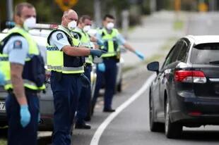 Nueva Zelanda estableció estrictos controles de seguridad para vigilar a las personas que salen de sus casas