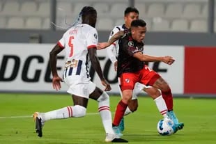 Ezequiel Barco, en el partido de Copa Libertadores ante Alianza Lima, en Perú