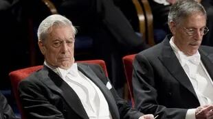 Vargas Llosa en la ceremonia del Nobel en la que fue premiado