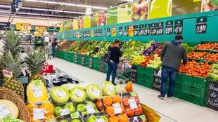 Los supermercados afirman que recibieron listas con subas de precios del 5%