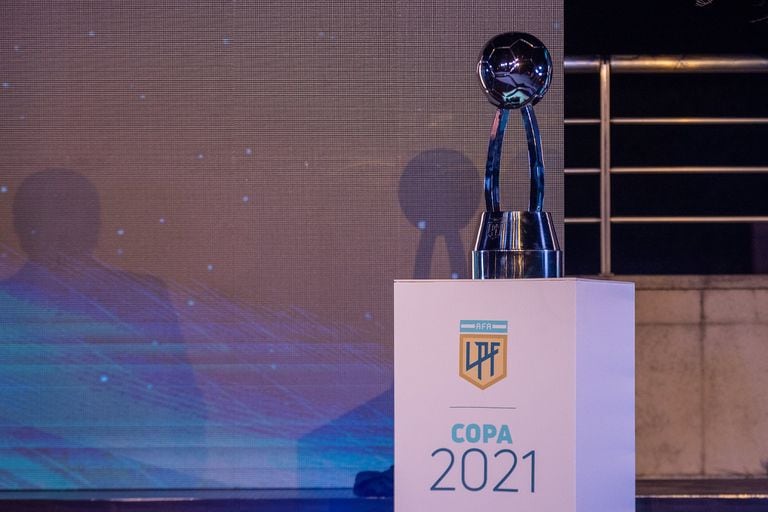 Trofeo de la Copa Liga Profesional 2021