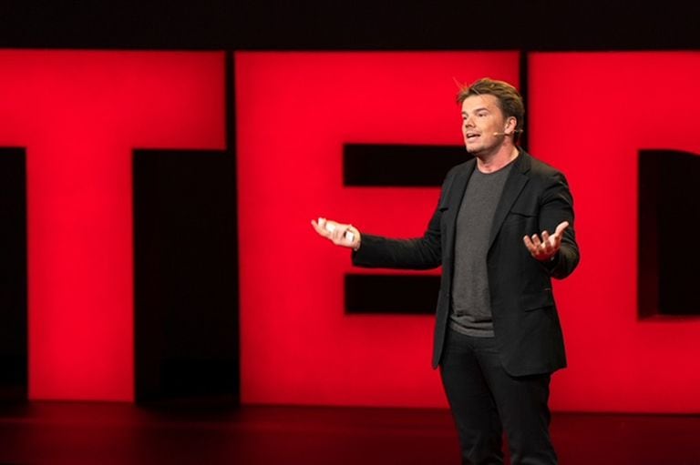 El danés, elegido en 2017 entre las 100 personas más influyentes del mundo por la revista Times, se convirtió en un personaje muy mediático con apariciones en TED Talks y un episodio de Netflix en la serie Abstract. (Photo: Ryan Lash / TED - Gentileza BIG)