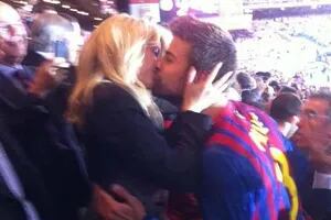El mejor premio para Piqué: un beso de Shakira