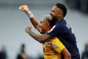 Keylor Navas y Neymar, dos de los pilares del PSG campeón