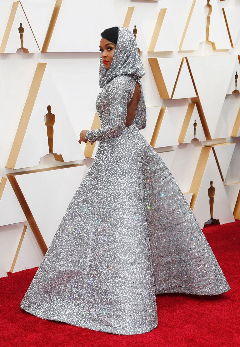 Janelle Monae con un diseño de Ralph Lauren confeccionado con 170 mil cristales 