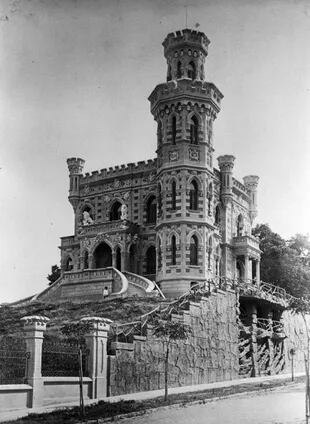 El imponente “Castillo de los Leones” durante sus primeros años de existencia, a principios del siglo XX.