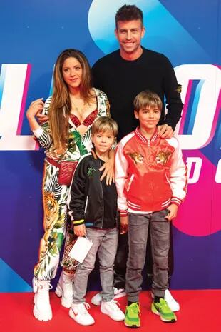 Una de las últimas apariciones en familia, el 14 de octubre de 2021, cuando Shakira, Gerard y sus hijos Sasha (7) y Milán (9) asistieron a un evento en Tarragona, España.