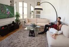 Juan Imhoff y Natacha Eguía nos dan la más feliz noticia en su piso de París