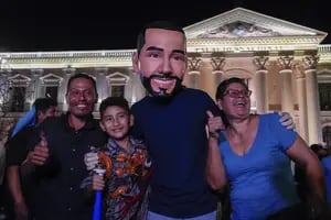 El Salvador comienza el recuento final de votos de las elecciones legislativas