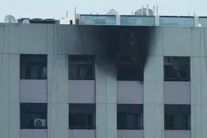 Dubai: se incendió un edificio residencial y murieron 16 personas