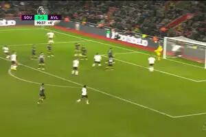Las impresionantes atajadas de Dibu Martínez que aseguraron la victoria de Aston Villa en la Premier League