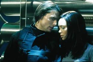 Tom Cruise y Thandie Newton en Misión Imposible 2 (2000), de John Woo