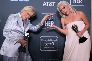 Lady Gaga y Glenn Close compartieron premio