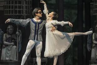 Escena de "Romeo y Julieta", uno de los títulos que sobresalieron en la temporada 2018 del Ballet Estable del Teatro Colón