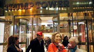 Seguidores de Trump en la puerta de la Trump Tower