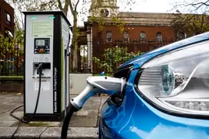 Europa: caen las ventas de autos pero suben las de eléctricos