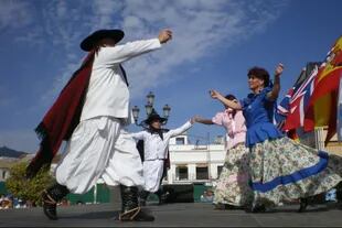 El 22 de agosto en 1960 se llevó a cabo en Buenos Aires el Primer Congreso Internacional de Folklore. Fuente: Pinterest