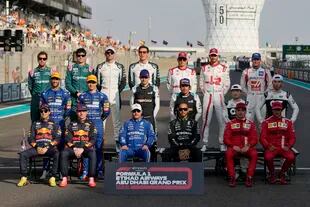 La formación de los pilotos participantes para este último Gran Premio