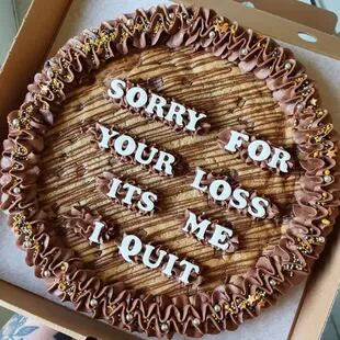 La torta que Tasha King hizo para comunicar su renuncia