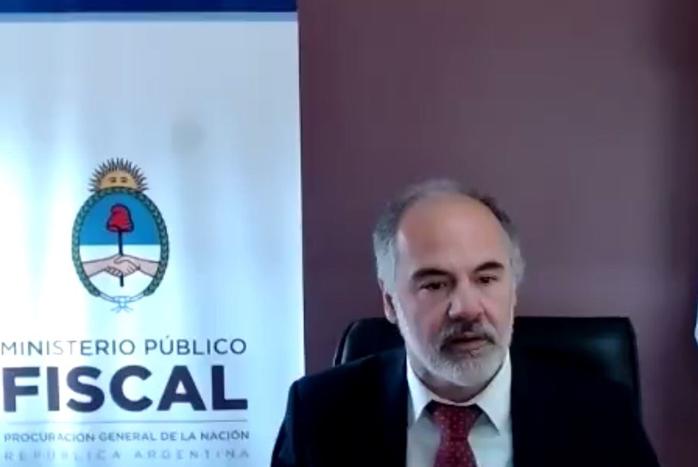 El fiscal Sergio Mola durante los alegatos en la causa Vialidad 