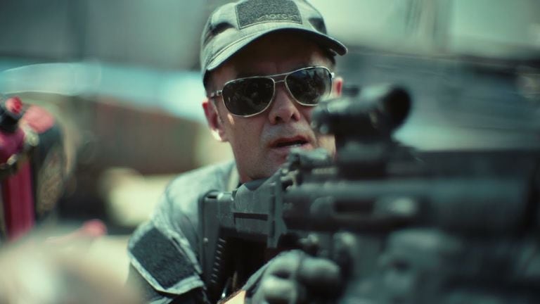 El actor Garret Dillahunt protagonizó sus propias escenas de riesgo en Ejército de los muertos, de Netflix