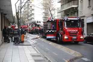 Incendio en un edificio de Recoleta, cinco personas murieron, hay varios heridos que fueron trasladados a distintos hospitales