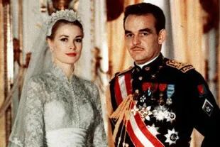 Grace Kelly el día de su boda real con el príncipe Rainiero de Mónaco en 1956