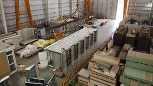 La construcción y el ensamblado de los módulos se realizan en la fábrica de Buenos Aires.