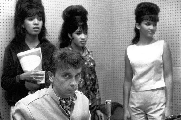 Phil Spector y The Ronettes