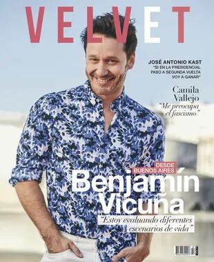 La portada de la revista Velvet de Chile tiene a Benjamín Vicuña como personaje de portada