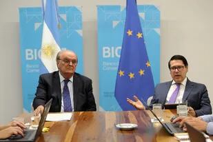 José Ignacio de Mendiguren (presidente del BICE) con Ricardo Mourinho Félix, el vicepresidente del Banco Europeo de Inversiones